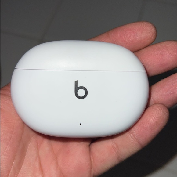 Beats AirPods 80 or best offer - Picture 2 of 3